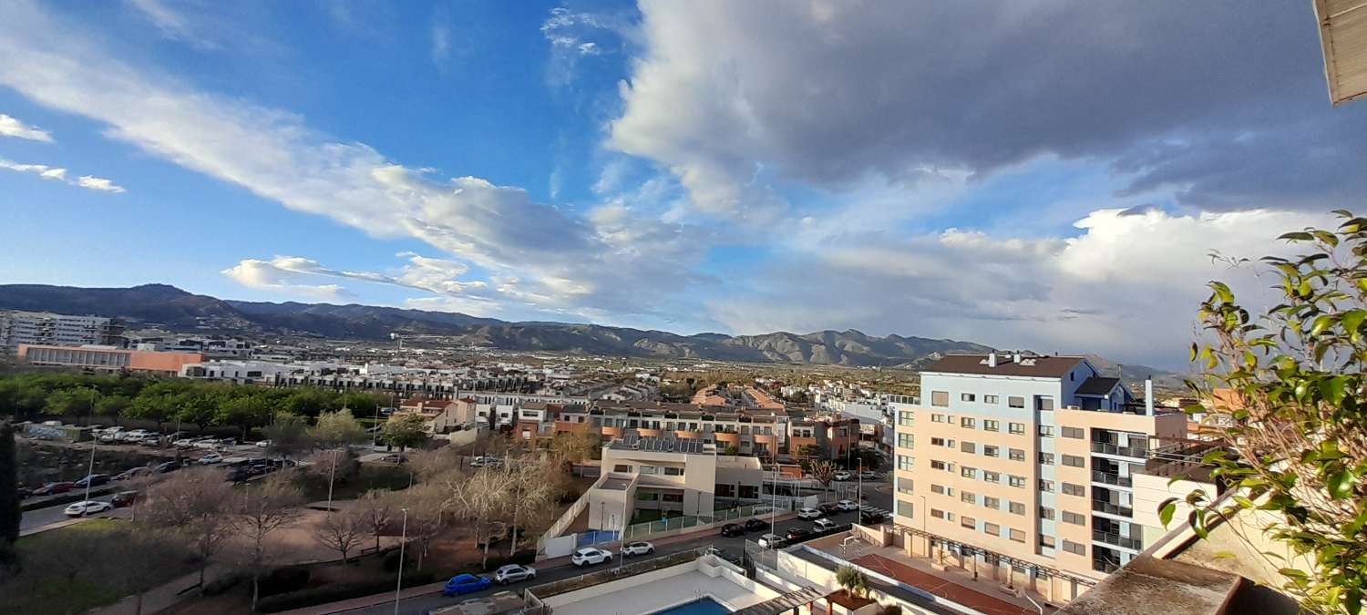 Takvåning uthyres i Zona Pau Lledó (Castellón de la Plana)