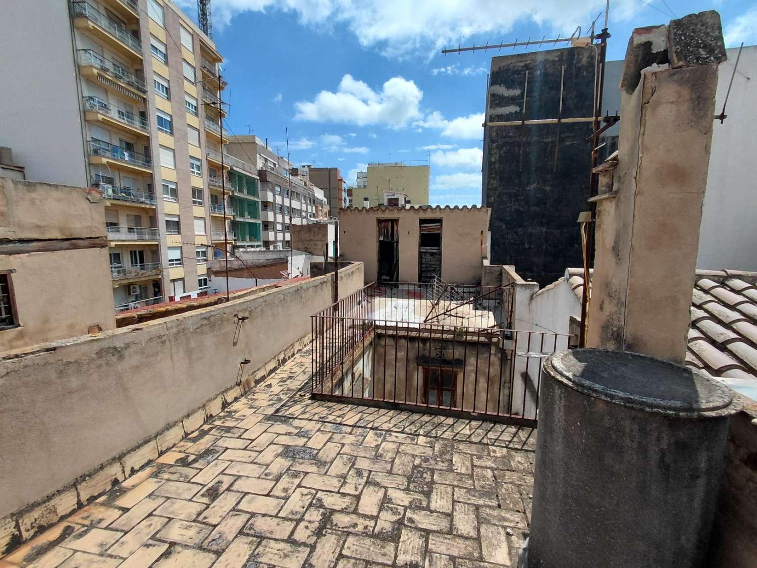 Se vende edificación para construcción