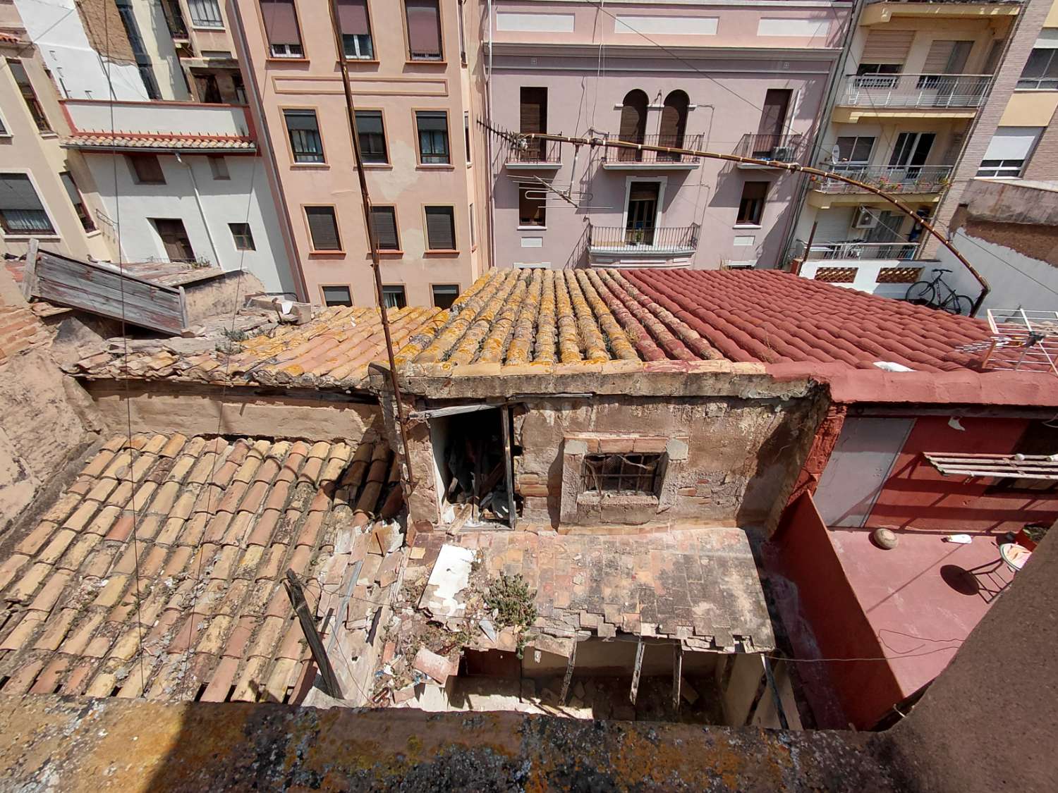 Se vende edificación para construcción