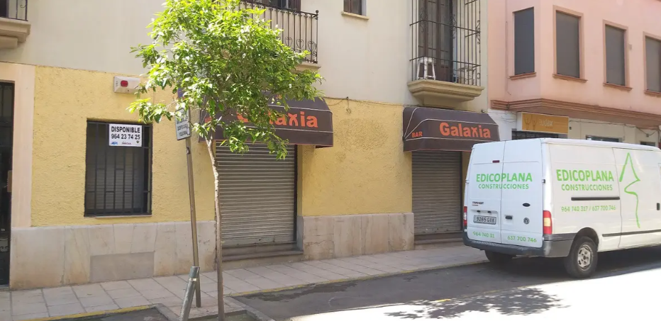 Bar-Restaurante For Sale!