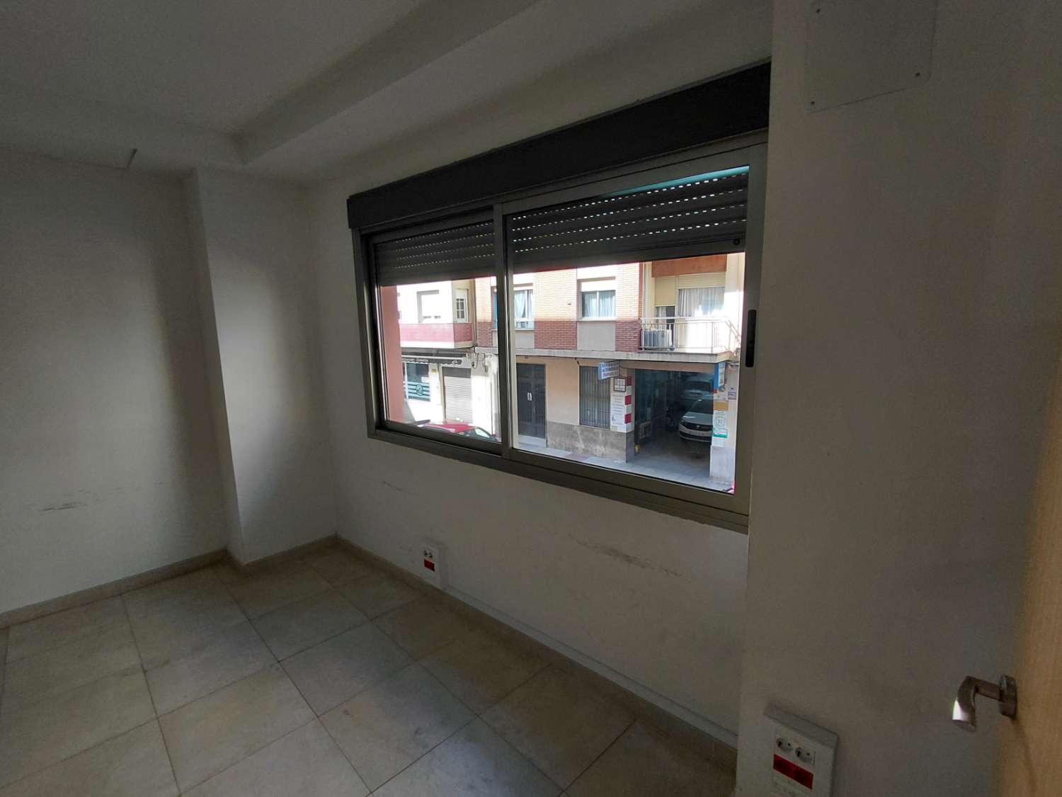 Entresuelo junto a plaza María Agustina
