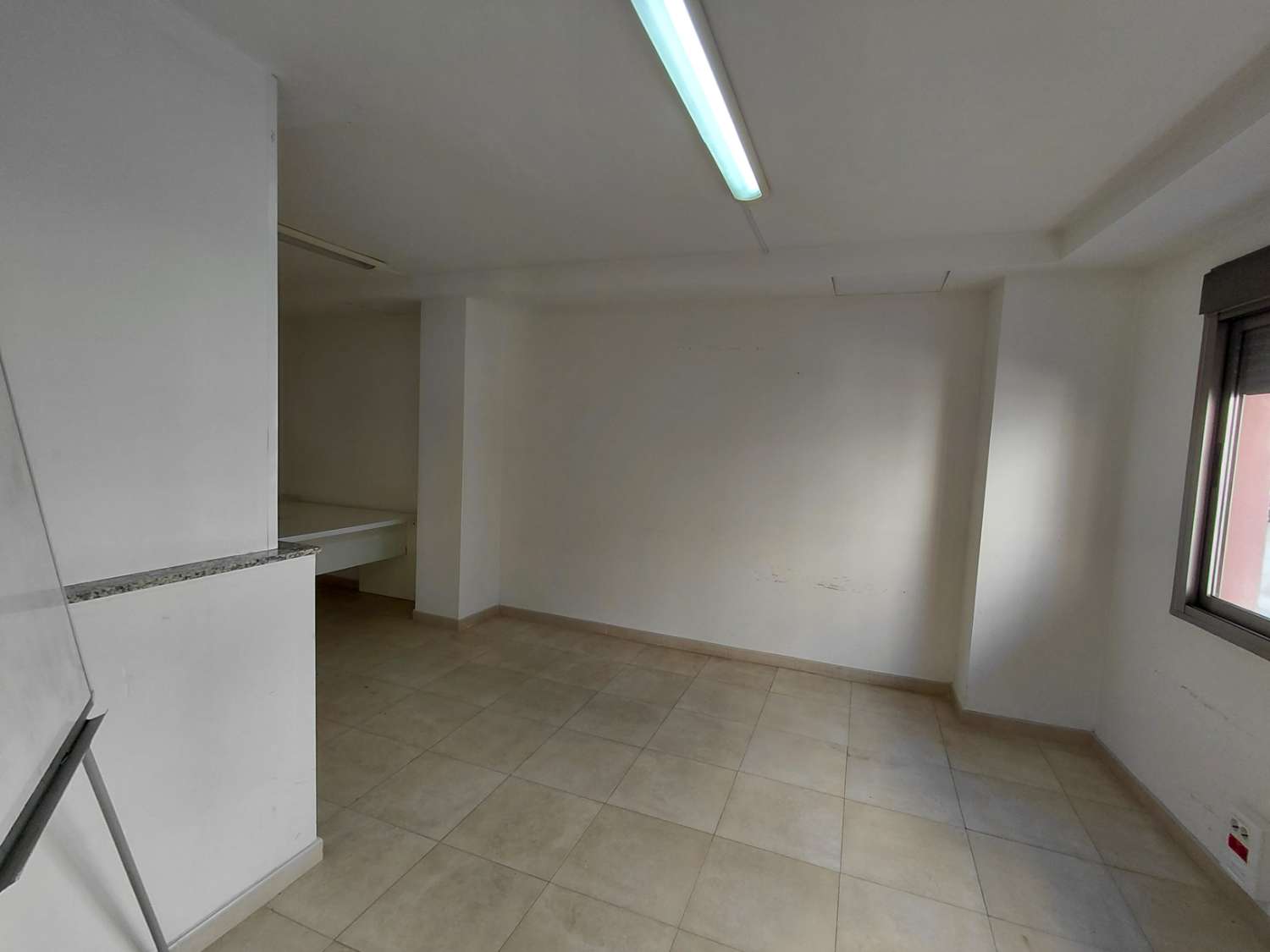 Entresuelo junto a plaza María Agustina